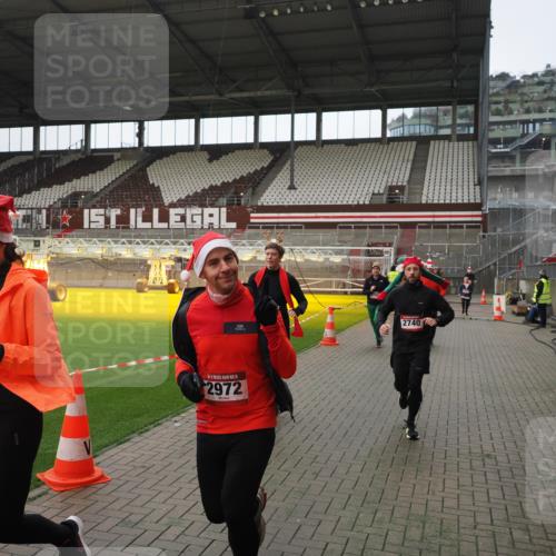 07.12.2025 - St. Pauli X-Mass-Run No. 15 Fabian Wolf http://msf.ph/oto/9418598 07.12.2025 11:26:54 Ziel 205, 209, 1080, 2072, 2175, 2176, 2234, 2236, 2237, 2240, 2789, 2790, 2942, 2972, 2979, 4884 meine-sportfotos.de