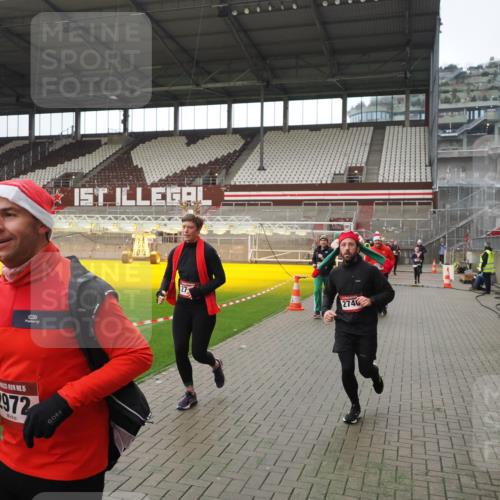 07.12.2025 - St. Pauli X-Mass-Run No. 15 Fabian Wolf http://msf.ph/oto/9418600 07.12.2025 11:26:54 Ziel 205, 209, 1080, 2072, 2175, 2176, 2234, 2236, 2237, 2240, 2789, 2790, 2942, 2972, 2979, 4884 meine-sportfotos.de