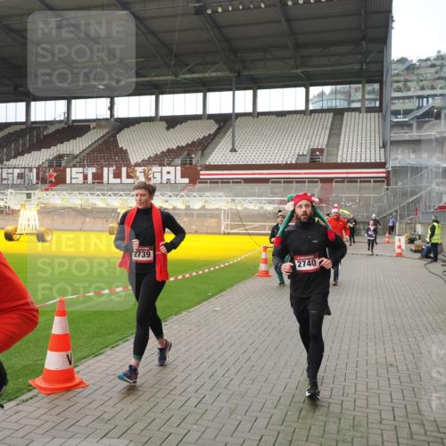 07.12.2025 - St. Pauli X-Mass-Run No. 15 Fabian Wolf http://msf.ph/oto/9418601 07.12.2025 11:26:54 Ziel 205, 209, 1080, 2072, 2175, 2176, 2234, 2236, 2237, 2240, 2789, 2790, 2942, 2972, 2979, 4884 meine-sportfotos.de