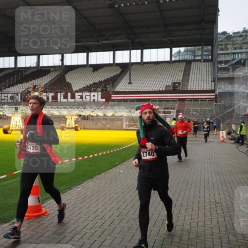 07.12.2025 - St. Pauli X-Mass-Run No. 15 Fabian Wolf http://msf.ph/oto/9418603 07.12.2025 11:26:55 Ziel 1080, 2072, 2175, 2176, 2234, 2236, 2237, 2240, 2789, 2790, 2942, 2972, 2979, 3098, 3099, 4884 meine-sportfotos.de