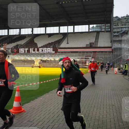 07.12.2025 - St. Pauli X-Mass-Run No. 15 Fabian Wolf http://msf.ph/oto/9418604 07.12.2025 11:26:55 Ziel 1080, 2072, 2175, 2176, 2234, 2236, 2237, 2240, 2789, 2790, 2942, 2972, 2979, 3098, 3099, 4884 meine-sportfotos.de
