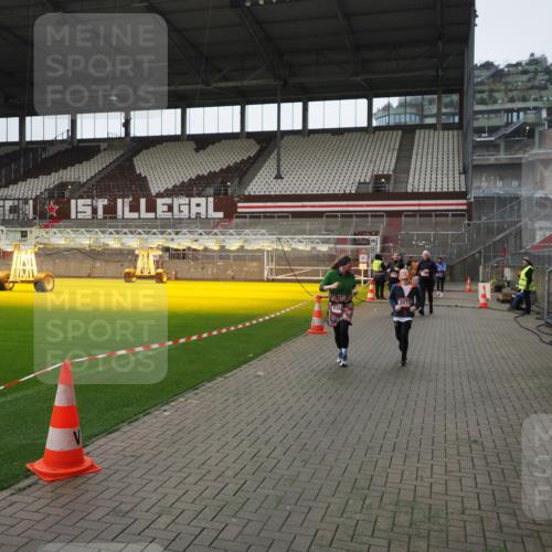 07.12.2025 - St. Pauli X-Mass-Run No. 15 Fabian Wolf http://msf.ph/oto/9418613 07.12.2025 11:26:59 Ziel 1080, 2072, 2175, 2176, 2789, 2790, 2887, 2972, 2979, 3098, 3099 meine-sportfotos.de
