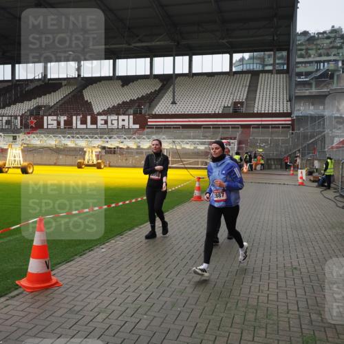07.12.2025 - St. Pauli X-Mass-Run No. 15 Fabian Wolf http://msf.ph/oto/9418618 07.12.2025 11:27:05 Ziel 1080, 2072, 2789, 2790, 2887, 2972, 2979, 3098, 3099 meine-sportfotos.de