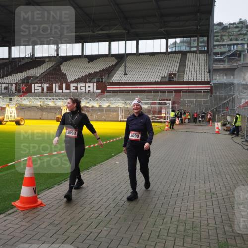 07.12.2025 - St. Pauli X-Mass-Run No. 15 Fabian Wolf http://msf.ph/oto/9418624 07.12.2025 11:27:06 Ziel 1080, 2072, 2789, 2790, 2887, 3098, 3099 meine-sportfotos.de