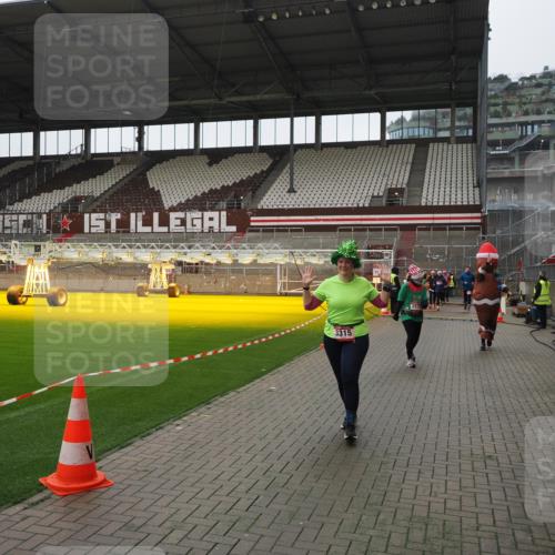 07.12.2025 - St. Pauli X-Mass-Run No. 15 Fabian Wolf http://msf.ph/oto/9418681 07.12.2025 11:27:33 Ziel 35, 36, 534, 776, 790, 1772, 2571, 2572, 2623, 3315, 3956, 4647, 4656 meine-sportfotos.de