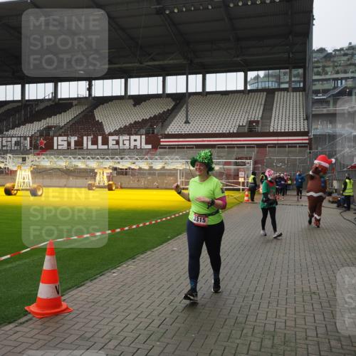 07.12.2025 - St. Pauli X-Mass-Run No. 15 Fabian Wolf http://msf.ph/oto/9418683 07.12.2025 11:27:33 Ziel 35, 36, 534, 776, 790, 1772, 2571, 2572, 2623, 3315, 3956, 4647, 4656 meine-sportfotos.de