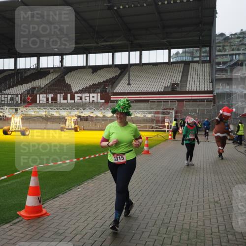 07.12.2025 - St. Pauli X-Mass-Run No. 15 Fabian Wolf http://msf.ph/oto/9418685 07.12.2025 11:27:33 Ziel 35, 36, 534, 776, 790, 1772, 2571, 2572, 2623, 3315, 3956, 4647, 4656 meine-sportfotos.de