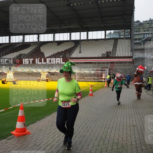 07.12.2025 - St. Pauli X-Mass-Run No. 15 Fabian Wolf http://msf.ph/oto/9418686 07.12.2025 11:27:33 Ziel 35, 36, 534, 776, 790, 1772, 2571, 2572, 2623, 3315, 3956, 4647, 4656 meine-sportfotos.de