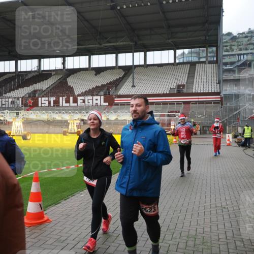 07.12.2025 - St. Pauli X-Mass-Run No. 15 Fabian Wolf http://msf.ph/oto/9418722 07.12.2025 11:27:41 Ziel 407, 534, 776, 790, 2567, 2571, 2572, 2623, 3315 meine-sportfotos.de