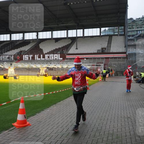 07.12.2025 - St. Pauli X-Mass-Run No. 15 Fabian Wolf http://msf.ph/oto/9418728 07.12.2025 11:27:43 Ziel 407, 534, 776, 790, 2567, 2571, 2572, 2623, 3315 meine-sportfotos.de