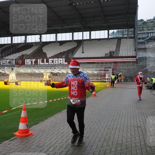 07.12.2025 - St. Pauli X-Mass-Run No. 15 Fabian Wolf http://msf.ph/oto/9418729 07.12.2025 11:27:43 Ziel 407, 534, 776, 790, 2567, 2571, 2572, 2623, 3315 meine-sportfotos.de