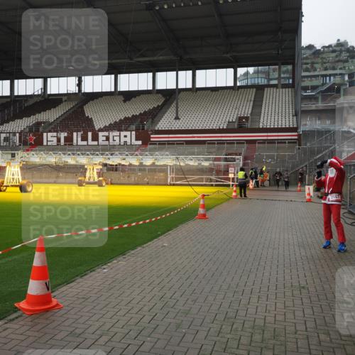07.12.2025 - St. Pauli X-Mass-Run No. 15 Fabian Wolf http://msf.ph/oto/9418732 07.12.2025 11:27:46 Ziel 407, 534, 776, 790, 2567, 2623 meine-sportfotos.de
