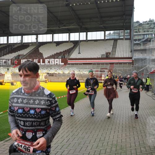 07.12.2025 - St. Pauli X-Mass-Run No. 15 Fabian Wolf http://msf.ph/oto/9418755 07.12.2025 11:27:59 Ziel 1082, 2138, 2139, 2192, 2196, 2655, 2930, 2980, 3027, 4644 meine-sportfotos.de