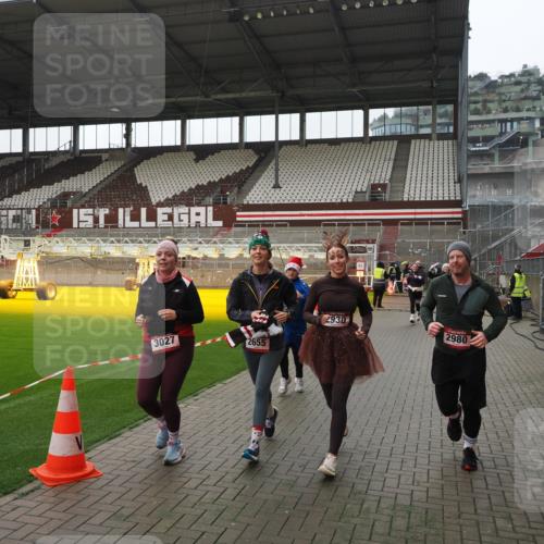 07.12.2025 - St. Pauli X-Mass-Run No. 15 Fabian Wolf http://msf.ph/oto/9418759 07.12.2025 11:28:00 Ziel 1082, 2138, 2139, 2192, 2196, 2655, 2930, 2980, 3027, 4644 meine-sportfotos.de