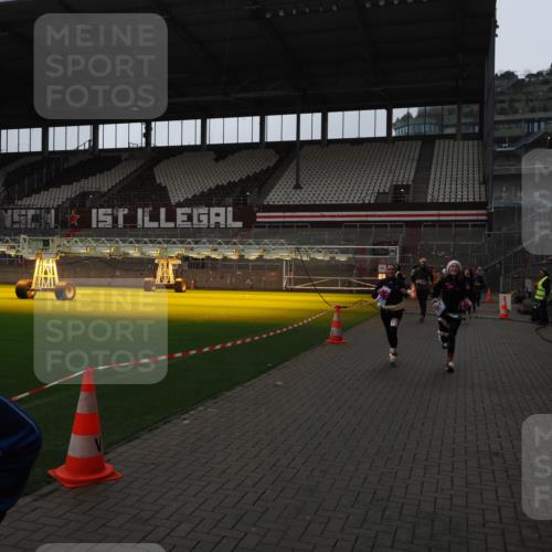 07.12.2025 - St. Pauli X-Mass-Run No. 15 Fabian Wolf http://msf.ph/oto/9418770 07.12.2025 11:28:02 Ziel 1082, 2138, 2139, 2192, 2196, 2655, 2930, 2980, 3027, 3057, 3063, 4644, 4655 meine-sportfotos.de