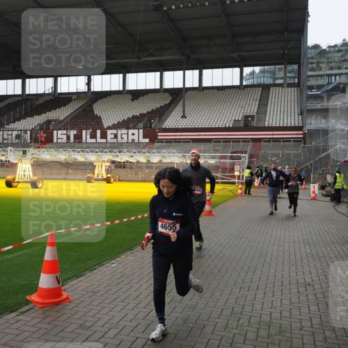 07.12.2025 - St. Pauli X-Mass-Run No. 15 Fabian Wolf http://msf.ph/oto/9418786 07.12.2025 11:28:06 Ziel 1082, 2138, 2139, 2192, 2196, 2655, 2930, 2980, 3027, 3057, 3063, 3074, 4644, 4653, 4655 meine-sportfotos.de