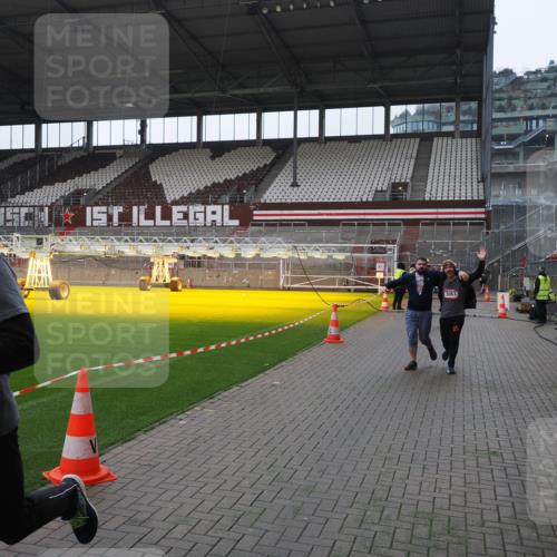 07.12.2025 - St. Pauli X-Mass-Run No. 15 Fabian Wolf http://msf.ph/oto/9418791 07.12.2025 11:28:07 Ziel 1082, 2138, 2139, 2192, 2196, 2655, 2930, 2980, 3027, 3057, 3063, 3074, 4644, 4653, 4655 meine-sportfotos.de