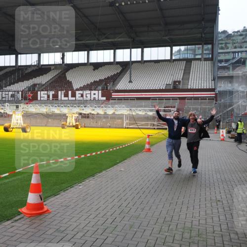 07.12.2025 - St. Pauli X-Mass-Run No. 15 Fabian Wolf http://msf.ph/oto/9418794 07.12.2025 11:28:08 Ziel 1082, 2138, 2139, 2192, 2196, 2655, 2930, 2980, 3027, 3057, 3063, 3074, 4644, 4653, 4655 meine-sportfotos.de
