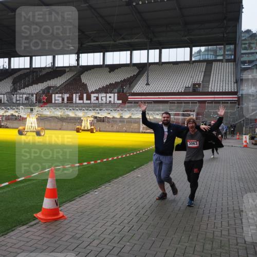 07.12.2025 - St. Pauli X-Mass-Run No. 15 Fabian Wolf http://msf.ph/oto/9418798 07.12.2025 11:28:09 Ziel 1082, 2138, 2139, 2192, 2196, 2655, 2930, 2980, 3027, 3057, 3063, 3074, 4644, 4653, 4655 meine-sportfotos.de