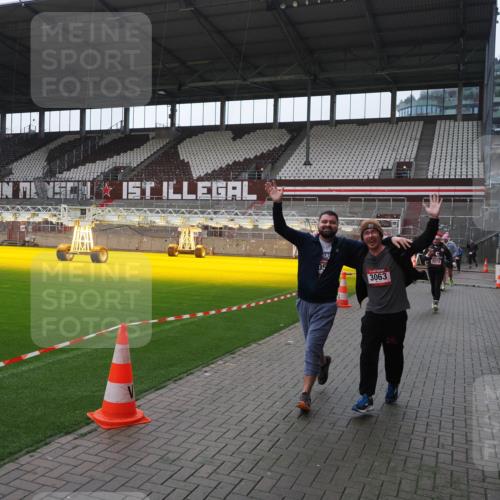 07.12.2025 - St. Pauli X-Mass-Run No. 15 Fabian Wolf http://msf.ph/oto/9418799 07.12.2025 11:28:09 Ziel 1082, 2138, 2139, 2192, 2196, 2655, 2930, 2980, 3027, 3057, 3063, 3074, 4644, 4653, 4655 meine-sportfotos.de