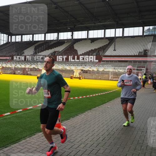 07.12.2025 - St. Pauli X-Mass-Run No. 15 Fabian Wolf http://msf.ph/oto/9418815 07.12.2025 11:28:14 Ziel 2138, 2139, 2162, 2163, 2164, 3057, 3063, 3074, 3599, 3670, 4644, 4653, 4655 meine-sportfotos.de