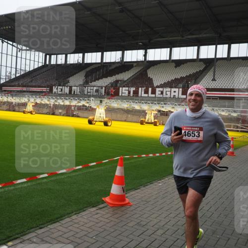 07.12.2025 - St. Pauli X-Mass-Run No. 15 Fabian Wolf http://msf.ph/oto/9418818 07.12.2025 11:28:15 Ziel 2138, 2139, 2162, 2163, 2164, 3057, 3063, 3074, 3599, 3670, 4644, 4653, 4655 meine-sportfotos.de