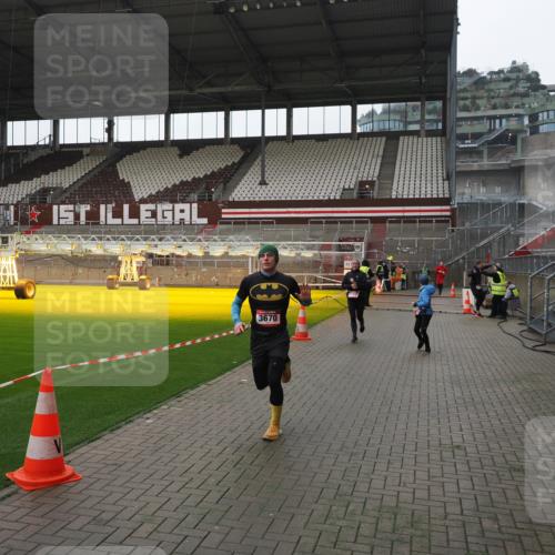07.12.2025 - St. Pauli X-Mass-Run No. 15 Fabian Wolf http://msf.ph/oto/9418821 07.12.2025 11:28:17 Ziel 2138, 2139, 2162, 2163, 2164, 3057, 3063, 3074, 3599, 3670, 4644, 4653, 4655 meine-sportfotos.de