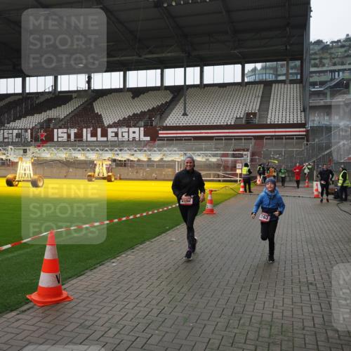 07.12.2025 - St. Pauli X-Mass-Run No. 15 Fabian Wolf http://msf.ph/oto/9418826 07.12.2025 11:28:19 Ziel 2162, 2163, 2164, 3057, 3063, 3074, 3599, 3670, 4644, 4653, 4655 meine-sportfotos.de