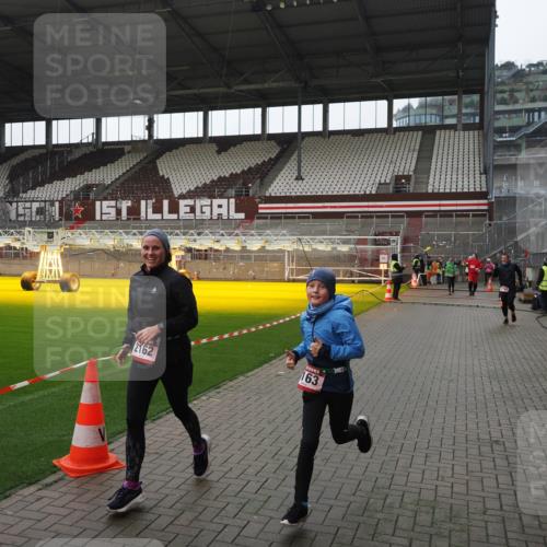 07.12.2025 - St. Pauli X-Mass-Run No. 15 Fabian Wolf http://msf.ph/oto/9418831 07.12.2025 11:28:20 Ziel 2162, 2163, 2164, 2808, 2845, 3057, 3063, 3074, 3599, 3670, 4653, 4655 meine-sportfotos.de