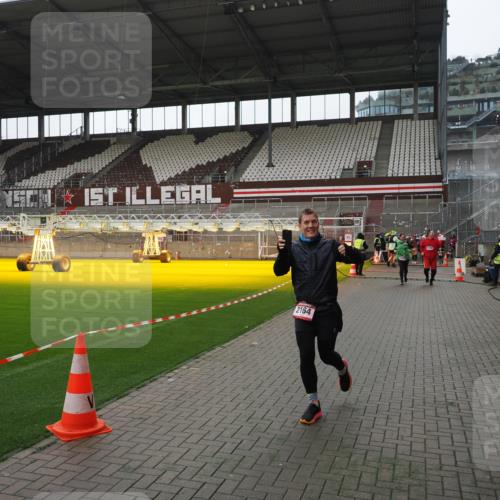 07.12.2025 - St. Pauli X-Mass-Run No. 15 Fabian Wolf http://msf.ph/oto/9418838 07.12.2025 11:28:23 Ziel 2162, 2163, 2164, 2808, 2845, 3074, 3599, 3670, 4653 meine-sportfotos.de