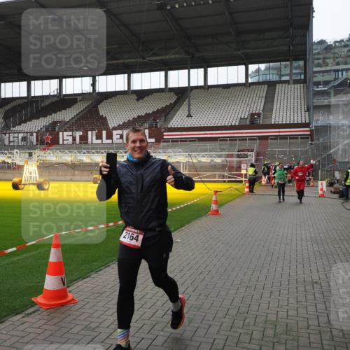 07.12.2025 - St. Pauli X-Mass-Run No. 15 Fabian Wolf http://msf.ph/oto/9418841 07.12.2025 11:28:24 Ziel 1897, 2162, 2163, 2164, 2808, 2845, 3074, 3599, 3670, 4653 meine-sportfotos.de