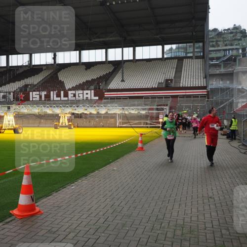 07.12.2025 - St. Pauli X-Mass-Run No. 15 Fabian Wolf http://msf.ph/oto/9418847 07.12.2025 11:28:27 Ziel 1897, 1919, 1920, 1921, 2162, 2163, 2164, 2427, 2431, 2808, 2845, 3599, 3670, 4641 meine-sportfotos.de