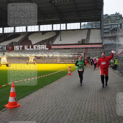 07.12.2025 - St. Pauli X-Mass-Run No. 15 Fabian Wolf http://msf.ph/oto/9418848 07.12.2025 11:28:28 Ziel 1897, 1917, 1919, 1920, 1921, 2162, 2163, 2164, 2426, 2427, 2431, 2808, 2845, 3599, 3670, 4641 meine-sportfotos.de