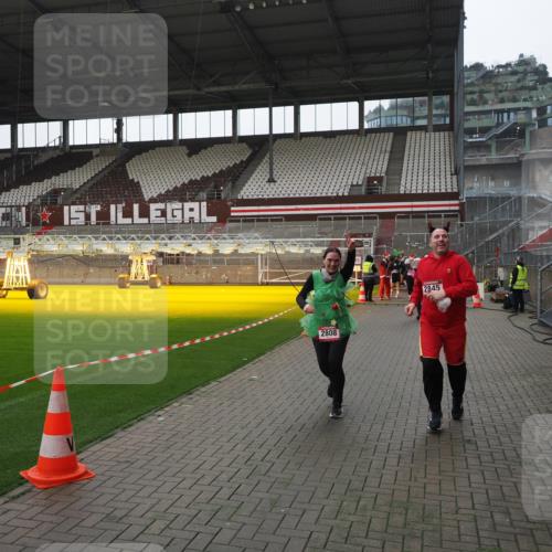 07.12.2025 - St. Pauli X-Mass-Run No. 15 Fabian Wolf http://msf.ph/oto/9418850 07.12.2025 11:28:29 Ziel 1897, 1917, 1919, 1920, 1921, 2162, 2163, 2164, 2426, 2427, 2431, 2495, 2774, 2808, 2845, 3599, 3670, 4641 meine-sportfotos.de