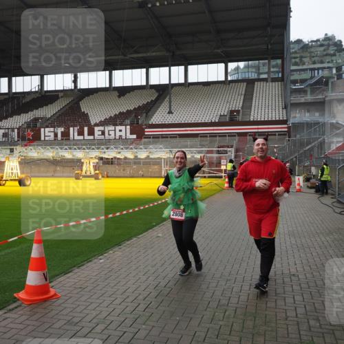 07.12.2025 - St. Pauli X-Mass-Run No. 15 Fabian Wolf http://msf.ph/oto/9418852 07.12.2025 11:28:29 Ziel 1897, 1917, 1919, 1920, 1921, 2162, 2163, 2164, 2426, 2427, 2431, 2495, 2774, 2808, 2845, 3599, 3670, 4641 meine-sportfotos.de