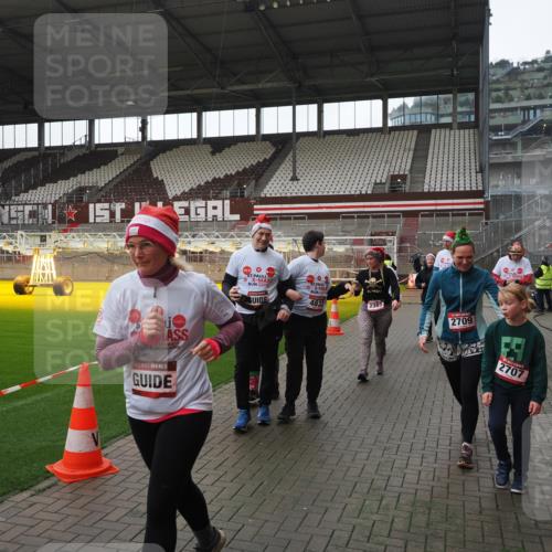 07.12.2025 - St. Pauli X-Mass-Run No. 15 Fabian Wolf http://msf.ph/oto/9418916 07.12.2025 11:28:49 Ziel 2038, 2189, 2190, 2383, 2495, 2707, 2709, 2774, 3234, 4818, 4832, 4837, 4838 meine-sportfotos.de