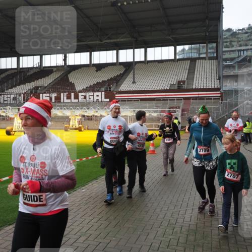 07.12.2025 - St. Pauli X-Mass-Run No. 15 Fabian Wolf http://msf.ph/oto/9418917 07.12.2025 11:28:49 Ziel 2038, 2189, 2190, 2383, 2495, 2707, 2709, 2774, 3234, 4818, 4832, 4837, 4838 meine-sportfotos.de