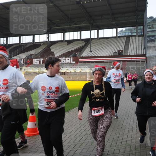 07.12.2025 - St. Pauli X-Mass-Run No. 15 Fabian Wolf http://msf.ph/oto/9418929 07.12.2025 11:28:52 Ziel 2038, 2189, 2190, 2383, 2707, 2709, 3234, 4818, 4837, 4838 meine-sportfotos.de