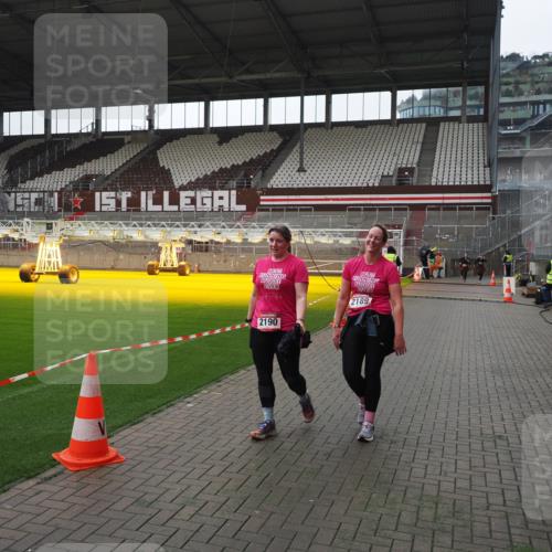 07.12.2025 - St. Pauli X-Mass-Run No. 15 Fabian Wolf http://msf.ph/oto/9418956 07.12.2025 11:29:03 Ziel 2038, 2189, 2190 meine-sportfotos.de