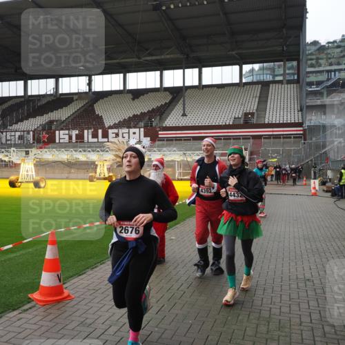 07.12.2025 - St. Pauli X-Mass-Run No. 15 Fabian Wolf http://msf.ph/oto/9418987 07.12.2025 11:29:17 Ziel 861, 2285, 2676, 3235, 3236, 4392, 4432, 4452 meine-sportfotos.de