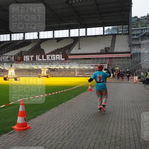07.12.2025 - St. Pauli X-Mass-Run No. 15 Fabian Wolf http://msf.ph/oto/9418992 07.12.2025 11:29:19 Ziel 861, 2213, 2285, 2500, 2522, 2676, 3235, 3236, 4392, 4432, 4452 meine-sportfotos.de