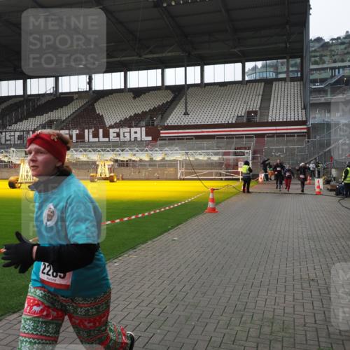 07.12.2025 - St. Pauli X-Mass-Run No. 15 Fabian Wolf http://msf.ph/oto/9418999 07.12.2025 11:29:20 Ziel 861, 2213, 2285, 2500, 2522, 2676, 3235, 3236, 4392, 4432, 4452 meine-sportfotos.de