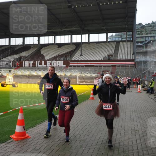 07.12.2025 - St. Pauli X-Mass-Run No. 15 Fabian Wolf http://msf.ph/oto/9419006 07.12.2025 11:29:27 Ziel 861, 1759, 2213, 2285, 2500, 2522, 2676, 2701, 2702, 3143, 3144, 3146, 4392, 4432, 4452 meine-sportfotos.de
