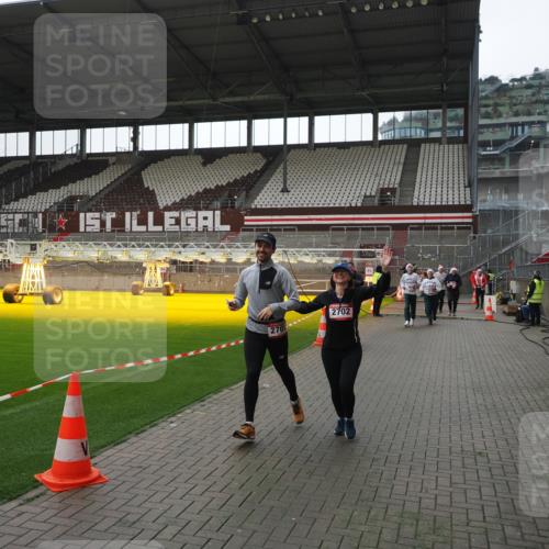 07.12.2025 - St. Pauli X-Mass-Run No. 15 Fabian Wolf http://msf.ph/oto/9419012 07.12.2025 11:29:29 Ziel 861, 1759, 2213, 2285, 2500, 2522, 2676, 2701, 2702, 2882, 3143, 3144, 3146, 4392, 4432, 4452 meine-sportfotos.de
