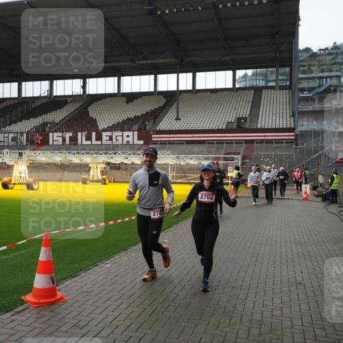 07.12.2025 - St. Pauli X-Mass-Run No. 15 Fabian Wolf http://msf.ph/oto/9419013 07.12.2025 11:29:29 Ziel 861, 1759, 2213, 2285, 2500, 2522, 2676, 2701, 2702, 2882, 3143, 3144, 3146, 4392, 4432, 4452 meine-sportfotos.de