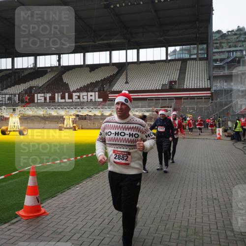 07.12.2025 - St. Pauli X-Mass-Run No. 15 Fabian Wolf http://msf.ph/oto/9419029 07.12.2025 11:29:38 Ziel 859, 882, 1759, 1922, 1924, 1925, 2213, 2500, 2522, 2701, 2702, 2882, 3143, 3144, 3146 meine-sportfotos.de