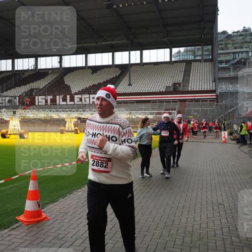 07.12.2025 - St. Pauli X-Mass-Run No. 15 Fabian Wolf http://msf.ph/oto/9419030 07.12.2025 11:29:38 Ziel 859, 882, 1759, 1922, 1924, 1925, 2213, 2500, 2522, 2701, 2702, 2882, 3143, 3144, 3146 meine-sportfotos.de