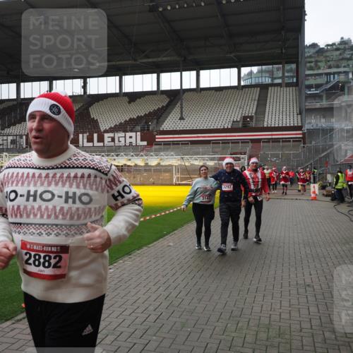 07.12.2025 - St. Pauli X-Mass-Run No. 15 Fabian Wolf http://msf.ph/oto/9419032 07.12.2025 11:29:38 Ziel 859, 882, 1759, 1922, 1924, 1925, 2213, 2500, 2522, 2701, 2702, 2882, 3143, 3144, 3146 meine-sportfotos.de