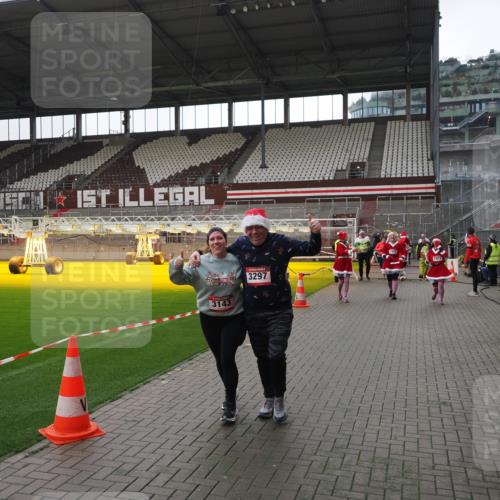 07.12.2025 - St. Pauli X-Mass-Run No. 15 Fabian Wolf http://msf.ph/oto/9419055 07.12.2025 11:29:43 Ziel 859, 882, 1922, 1924, 1925, 2838, 2840, 2882, 3143, 3144, 3146, 4651 meine-sportfotos.de