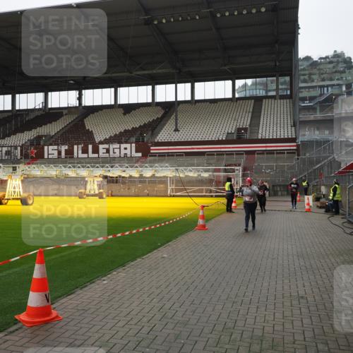 07.12.2025 - St. Pauli X-Mass-Run No. 15 Fabian Wolf http://msf.ph/oto/9419149 07.12.2025 11:30:20 Ziel 2020, 2509, 2705, 2876 meine-sportfotos.de